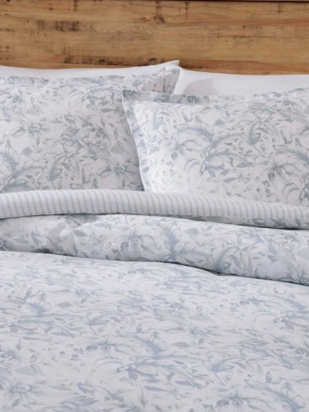 TOMMY BAHAMA NWT 3pc Full/ Queen Orchid Bay Comforter Bedding Set -blue